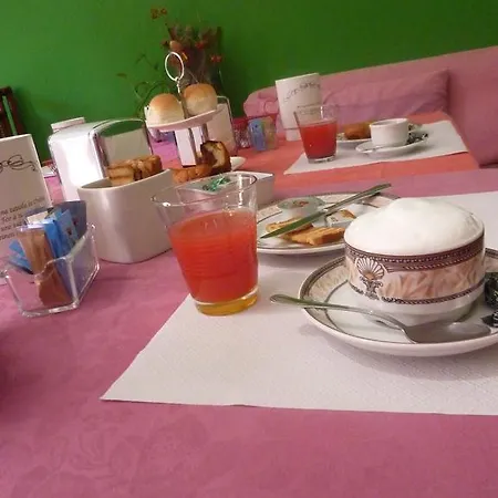 Junior فندق 2*