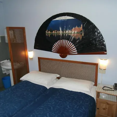Hotel Junior 2*