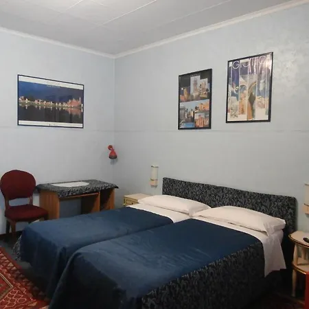 Hotel Junior 2*
