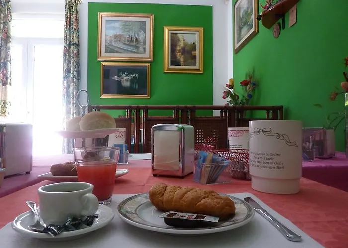 アルベルゴ ジュニア ホテル